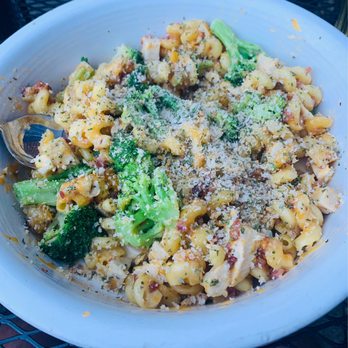 Chatterbox Pub - Build your own Mac-n-cheese - Bars Near Me - Minneapolis, Minnesota
