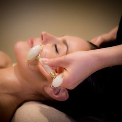 The Spa at Dolphin Bay - Jade roller on face