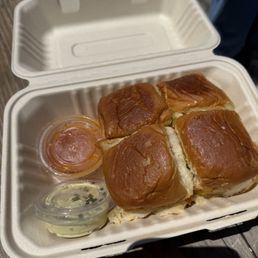 sliders (one order) sliders (one order)