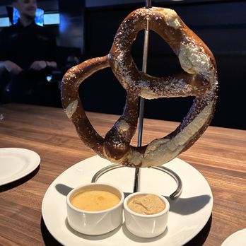 Yard House - Jumbo Bavarian Pretzel - New American Near Me - Phoenix, Arizona