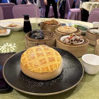 Diamond Bay Restaurant - Bolo Bao Custard Bun Plus - Dim Sum Near Me - Seattle, Washington