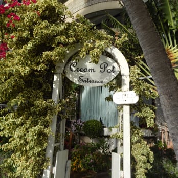 Cream Pot - Entrance to the Cream Pot - Breakfast & Brunch Near Me - Honolulu, Hawaii Cream Pot - Entrance to the Cream Pot - Breakfast & Brunch Near Me - Honolulu, Hawaii