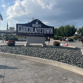 Hersheypark - Chocolatetown Sign - Amusement Parks Near Me - Hershey, Pennsylvania Hersheypark - Chocolatetown Sign - Amusement Parks Near Me - Hershey, Pennsylvania