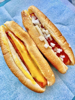 Matt's Famous Chili Dogs by null