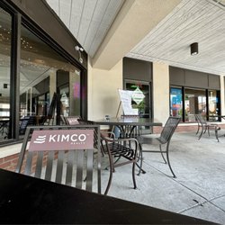 Rusty's Deli & Grille - Outside seating