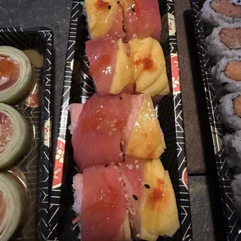LEVEL Restaurant & Bar - Mango Madness Roll - Asian Fusion Near Me - Richmond, Virginia