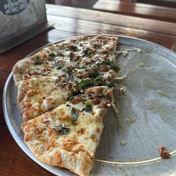 The Flying Saucer - Hot mama pizza yummmmm - Pubs Near Me - Garland, Texas