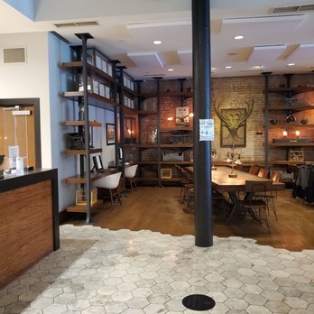 Hotel Vandivort - Hotels Near Me - Springfield, Missouri