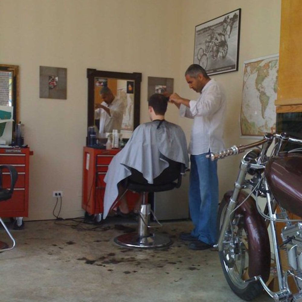 Hair Mechanic - Amir @ work - Barbers Near Me - Chicago, Illinois Hair Mechanic - Amir @ work - Barbers Near Me - Chicago, Illinois