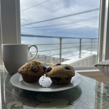 The Wave House - Fresh baked muffins and coffee - Bed & Breakfast Near Me - Half Moon Bay, California The Wave House - Fresh baked muffins and coffee - Bed & Breakfast Near Me - Half Moon Bay, California