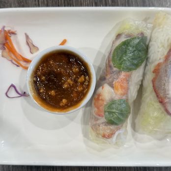 City Pho & Grill - Summer rolls w/ peanut sauce - Vietnamese Near Me - Orlando, Florida City Pho & Grill - Summer rolls w/ peanut sauce - Vietnamese Near Me - Orlando, Florida