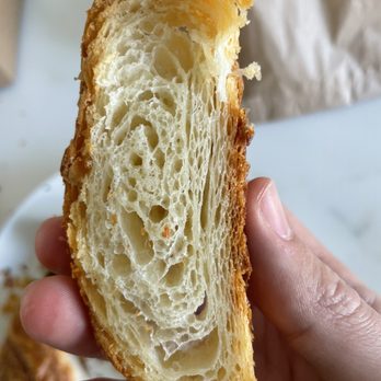 Atelier Ariana - Croissant - Desserts Near Me - Brooklyn, New York