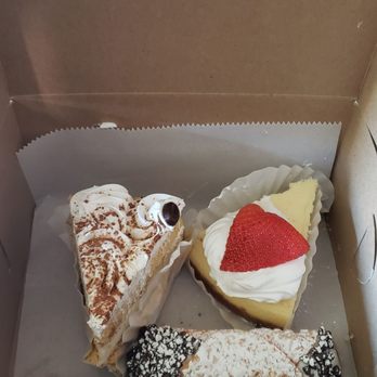 Tony Cannoli Sweets & Eats - Tiramisu cake, cheesecake, cc cookies, cannolis - Desserts Near Me - Trenton, Michigan Tony Cannoli Sweets & Eats - Tiramisu cake, cheesecake, cc cookies, cannolis - Desserts Near Me - Trenton, Michigan