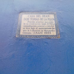 La Casa del Dean - Placa al exterior de la Casa de Dean. (Por ser solo 2 habitaciones, no subo foto de los murales, para que