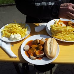 Treiser Biergarten - Currywurst & Pommes