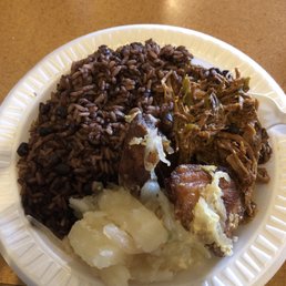 Ropa vieja, Carne Frita, Yucca y Morro Ropa vieja, Carne Frita, Yucca y Morro