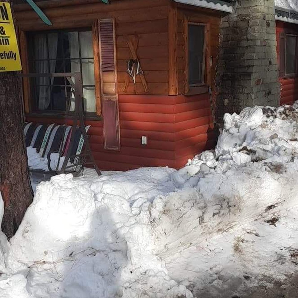 Cabins4less - Where 4th person had to sleep - Rafting/Kayaking Near Me - Big Bear Lake, California