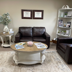 Thigpen Audiology - Welcome to our front lobby. Make yourselves at home.
