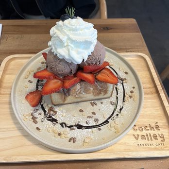 Coche Valley Dessert Cafe - strawberry nutella with chocolate ice cream - Desserts Near Me - Seattle, Washington Coche Valley Dessert Cafe - strawberry nutella with chocolate ice cream - Desserts Near Me - Seattle, Washington