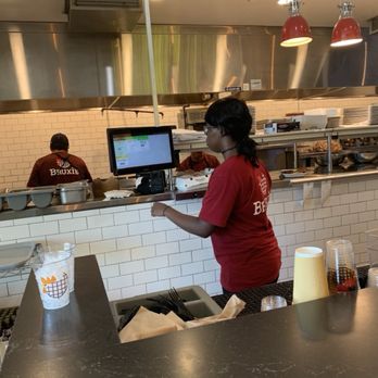 Bruxie - Interior - Chicken Shop Near Me - El Segundo, California