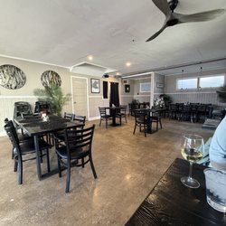 Jersey Girl The Kitchen & Market - Inside dining, too damn cold to sit Outside