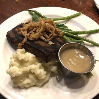 Horseshoe Grille - Meatloaf - Barbeque Near Me - North Reading, Massachusetts