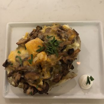 Light Cafe - Baked potato, mushroom and asparagus (i replaced the asparagus with squash) - Cafes Near Me - Toronto, Ontario
