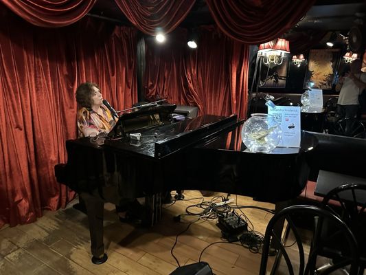 Don't Tell Mama by null