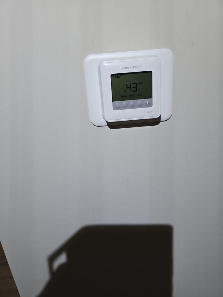 Slide of Claras Handymans services