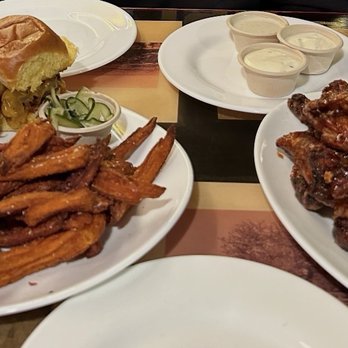 The Sink - 303 SLIDERS and Korean hot honey BUFF WINGS (1 LB) - Pizza Near Me - Boulder, Colorado The Sink - 303 SLIDERS and Korean hot honey BUFF WINGS (1 LB) - Pizza Near Me - Boulder, Colorado