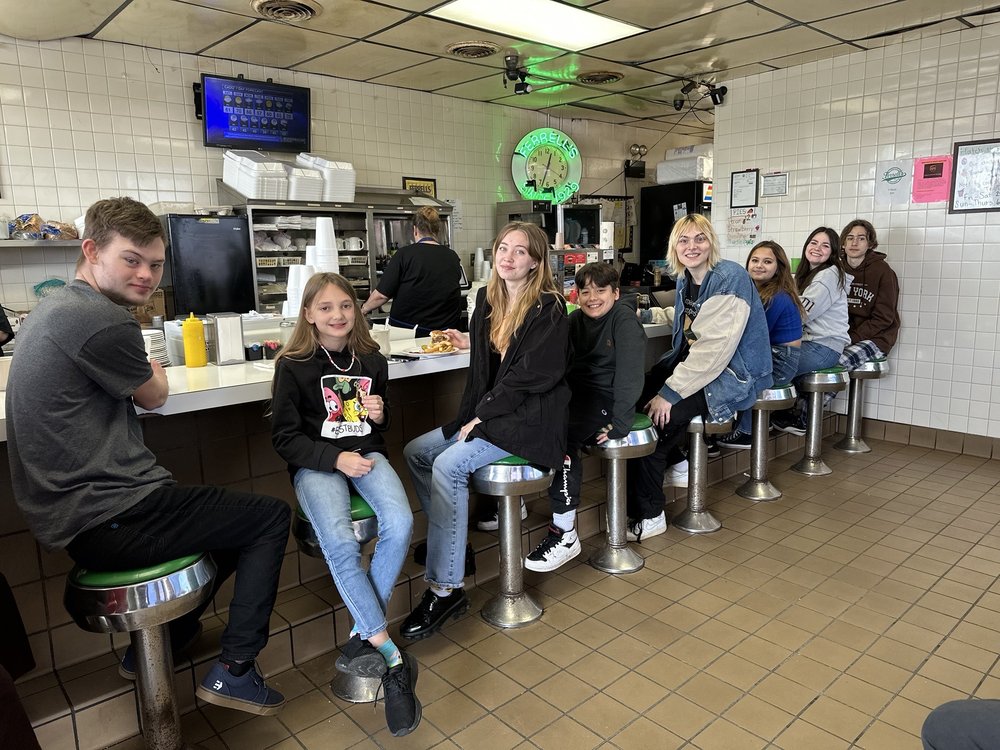 Ferrell's Snappy Service Logo