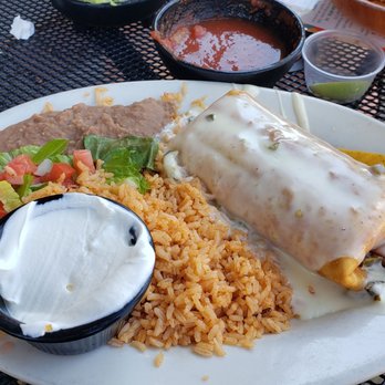Howling Wolf Taqueria - Chile verde chimichanga - Mexican Near Me - Salem, Massachusetts Howling Wolf Taqueria - Chile verde chimichanga - Mexican Near Me - Salem, Massachusetts