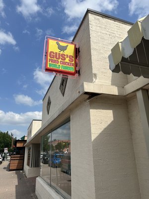 Gus’s World Famous Fried Chicken by null