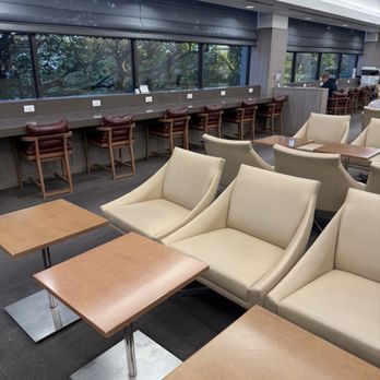Admirals Club - Interior - Airport Lounges Near Me - Honolulu, Hawaii