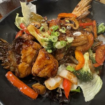 Sushi Zoa - Sushi Bars Near Me - Hutto, Texas