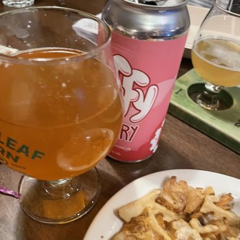Cloverleaf Tavern - Hoboken Fluffy Strawberry - Pubs Near Me - Caldwell, New Jersey