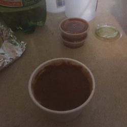 Mo's Chicken - 4 oz side of refried beans.