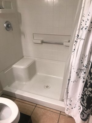 Bathroom Deep Cleaning - Before & After - Bathroom Deep Cleaning - Before & After