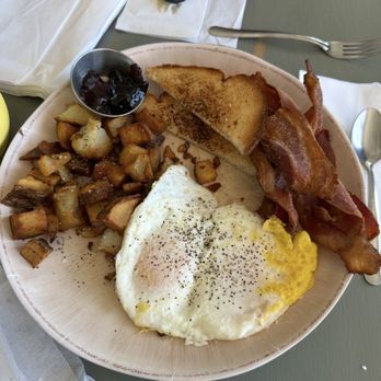 Pilot Light - Eggs and Bacon with Country Potatoes. 5-6 slices of Bacon at $16.00 - Breakfast & Brunch Near Me - Half Moon Bay, California