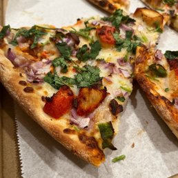 Dry butter chicken pizza Dry butter chicken pizza