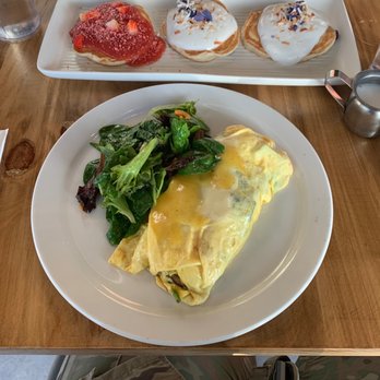Egghead Cafe - Popeye omelette w/trio pancakes - Coffee & Tea Near Me - Honolulu, Hawaii Egghead Cafe - Popeye omelette w/trio pancakes - Coffee & Tea Near Me - Honolulu, Hawaii