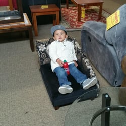 Casa Hermosa Furniture - This family-owned business is welcoming and family friendly