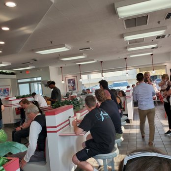 In-N-Out Burger - So packed - Burgers Near Me - Orem, Utah In-N-Out Burger - So packed - Burgers Near Me - Orem, Utah