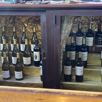 Lakeman's Club - Wine selection - Dive Bars Near Me - Rodeo, California