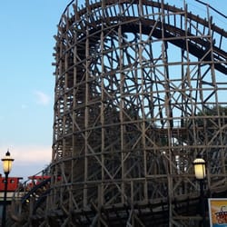 American Thunder - The first turnaround. Note the degree of banking!