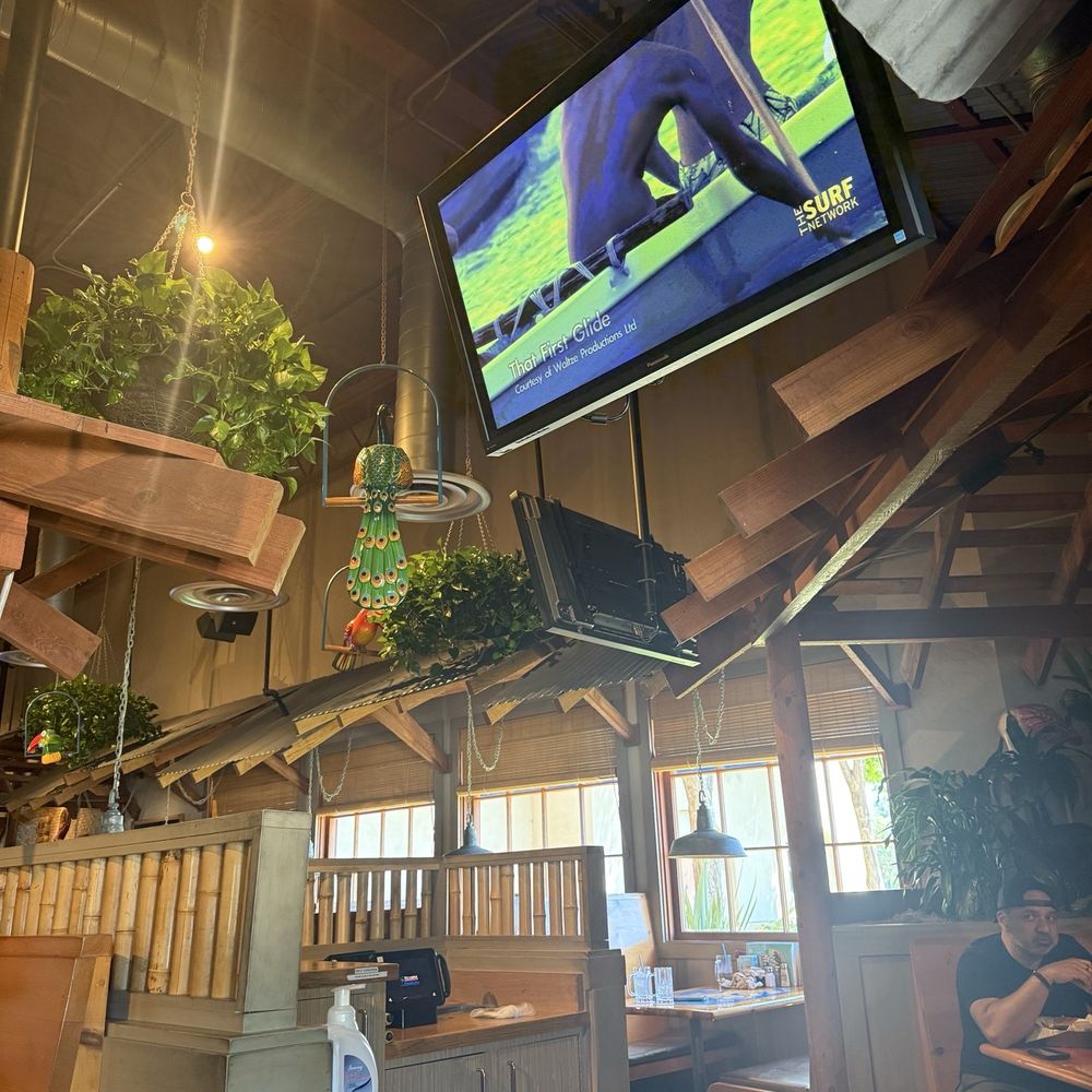 Islands Restaurant - American Near Me - Thousand Oaks, California