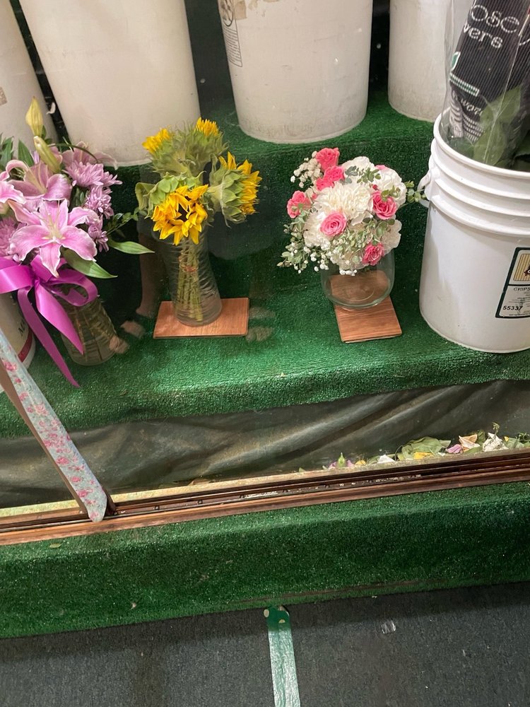 RIALTO FLOWER & GIFT SHOP Updated June 2024 19 Photos & 25 Reviews 114 S Riverside Ave