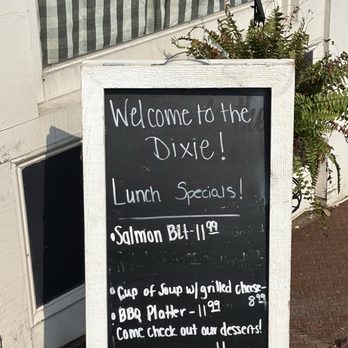 Dixie Restaurant - Outside sign - Southern Near Me - Petersburg, Virginia
