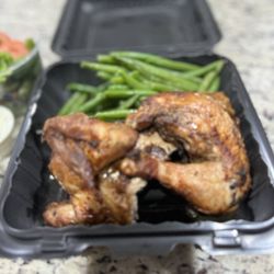 Raices Peruvian Cuisine - Half charcoal chicken with green beans