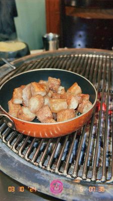 Yuk Jun Gui - Galbi, Fresh live eel, Makchang by null